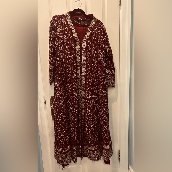 Pakistani suit - Picture 1 of 6